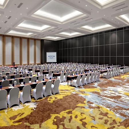 Aston Gresik Hotel & Conference Center Kültér fotó