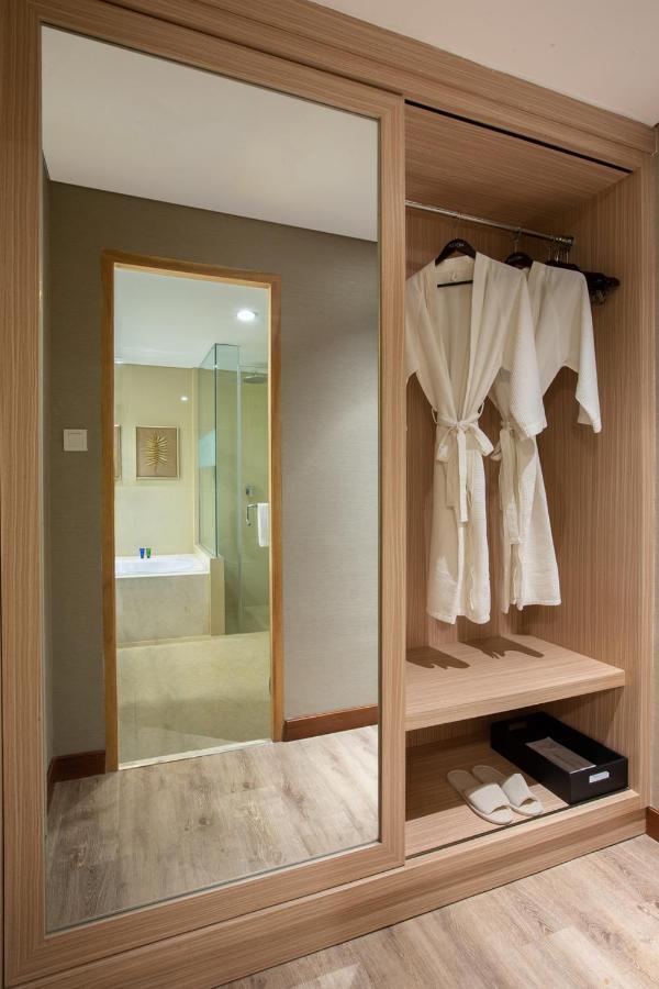 Aston Gresik Hotel & Conference Center Kültér fotó