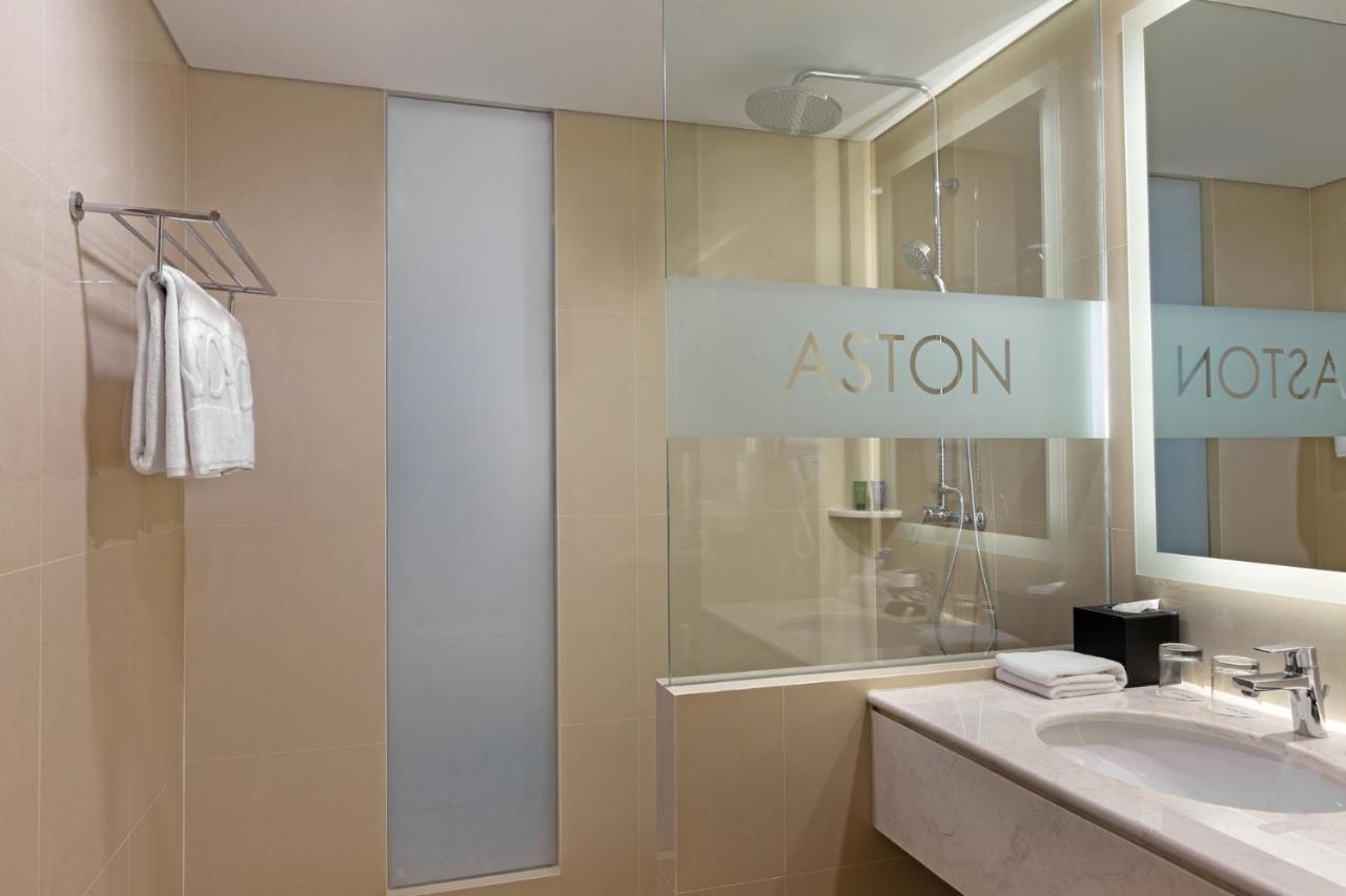 Aston Gresik Hotel & Conference Center Kültér fotó