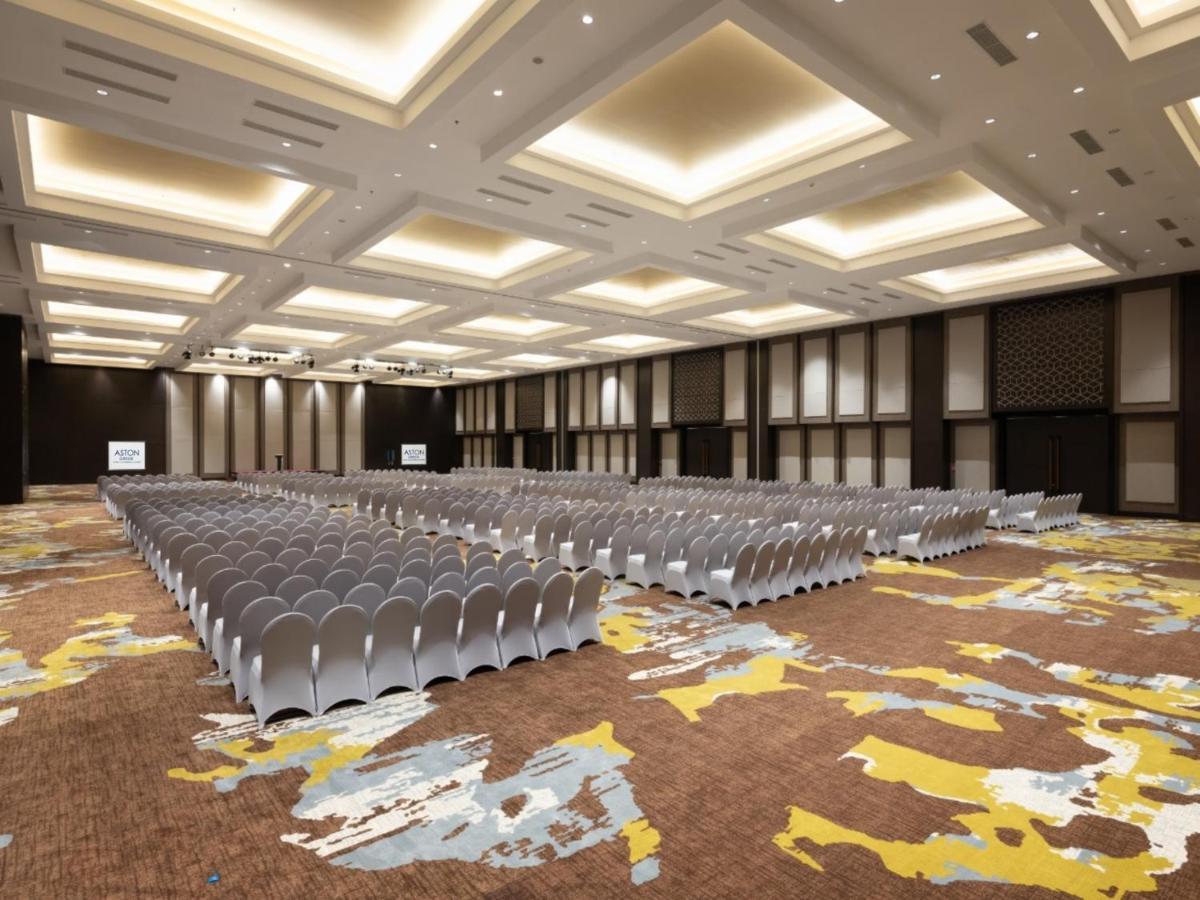 Aston Gresik Hotel & Conference Center Kültér fotó