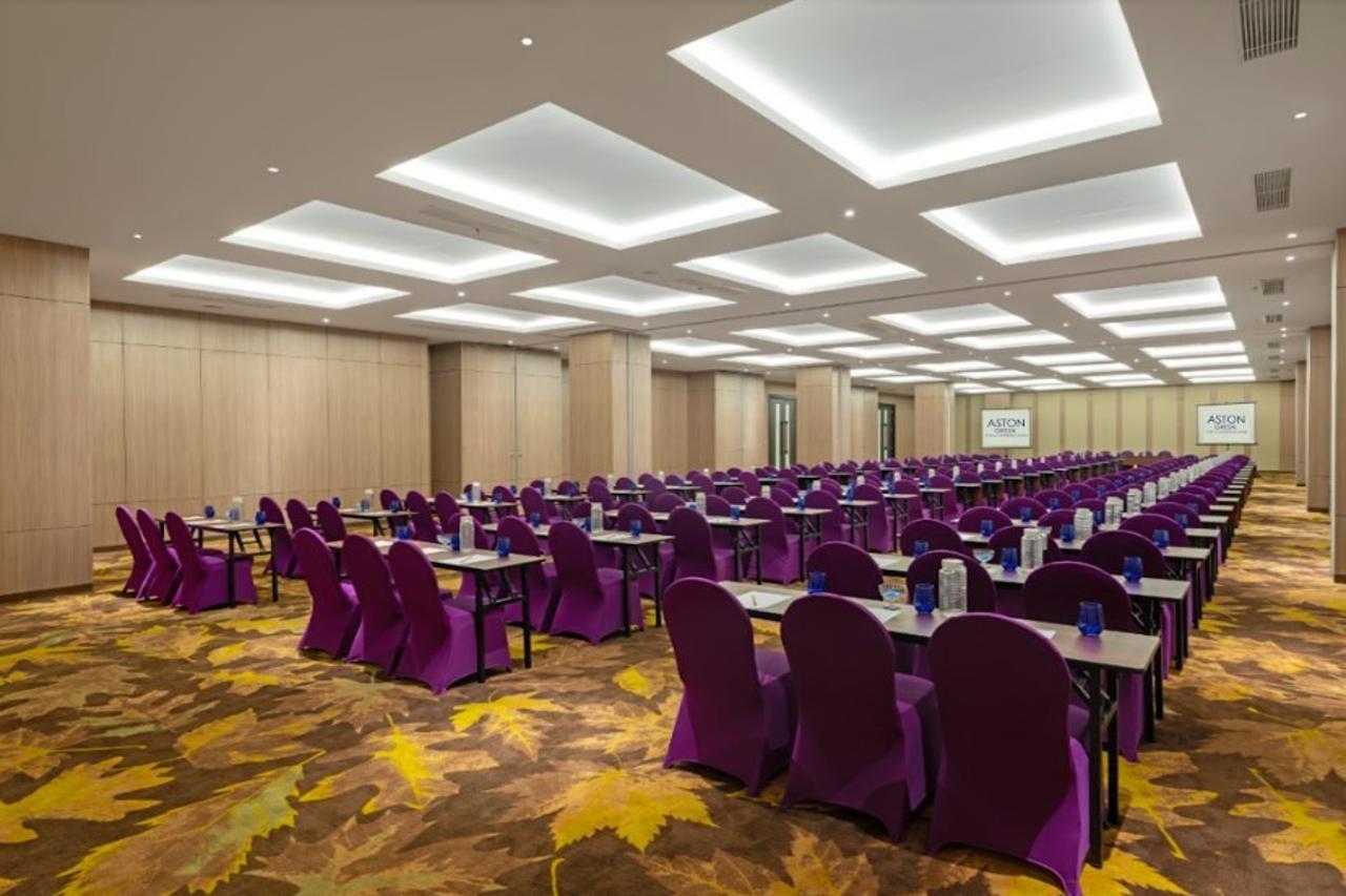 Aston Gresik Hotel & Conference Center Kültér fotó