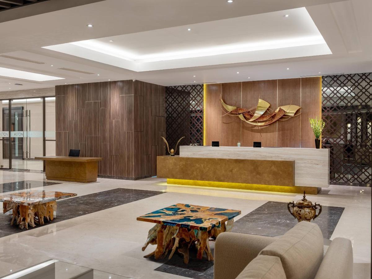 Aston Gresik Hotel & Conference Center Kültér fotó