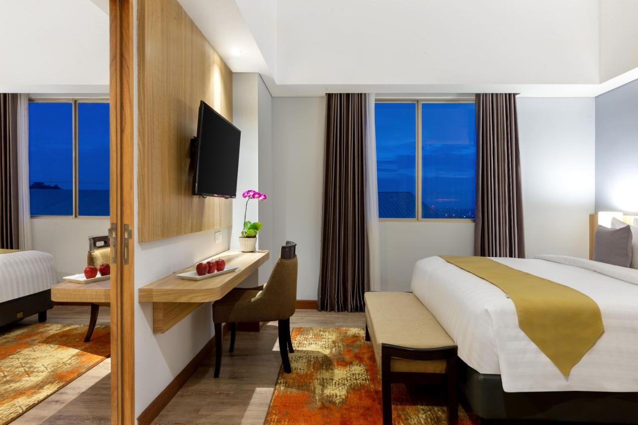 Aston Gresik Hotel & Conference Center Kültér fotó