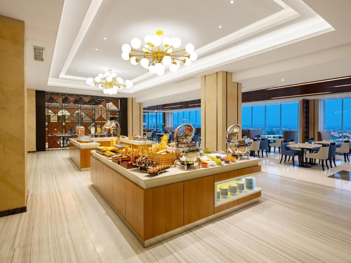 Aston Gresik Hotel & Conference Center Kültér fotó
