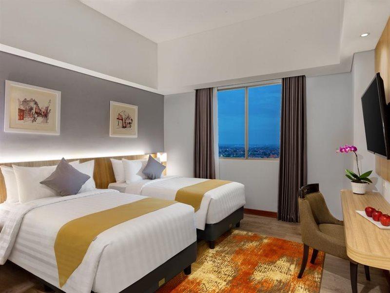 Aston Gresik Hotel & Conference Center Kültér fotó